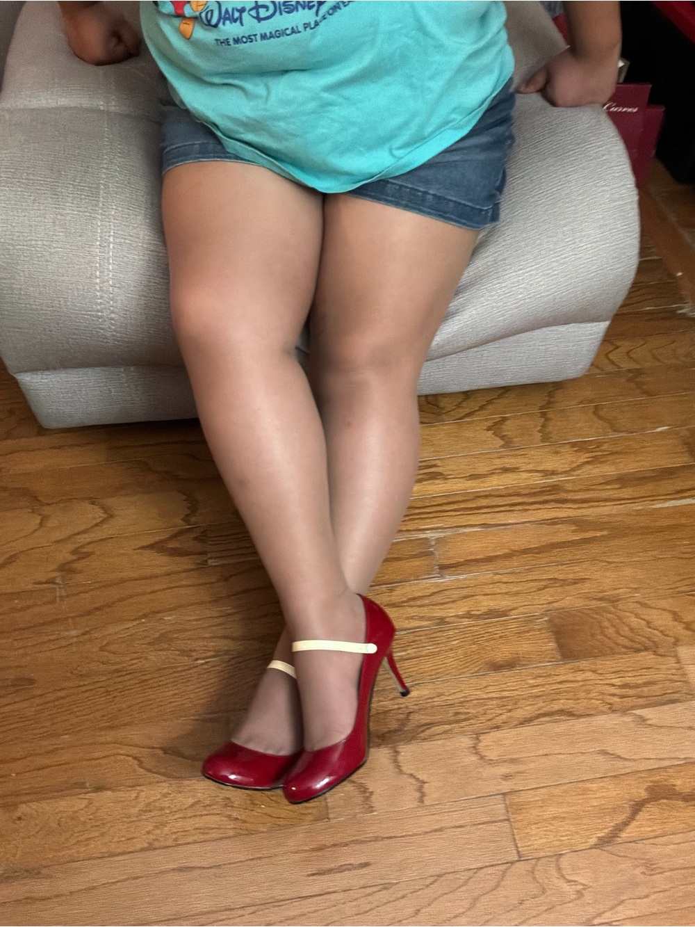 ******* Steve Madden Red Patent Mary Jane Heels with Cream Strap sb *******